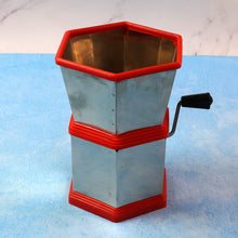 Hand-operated vegetable cutter        
