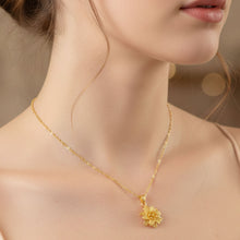 Traditional style pendant necklace for women